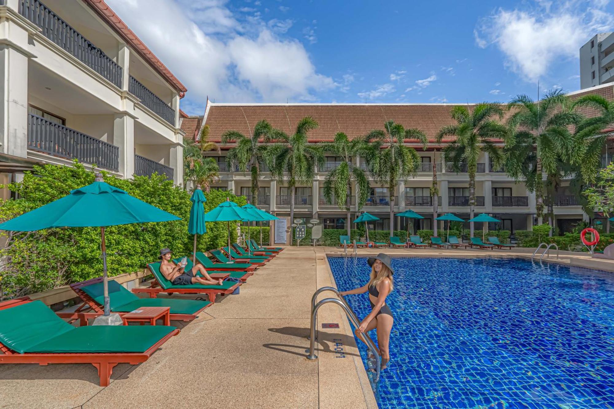 Deevana Patong Resort & Spa Esterno foto