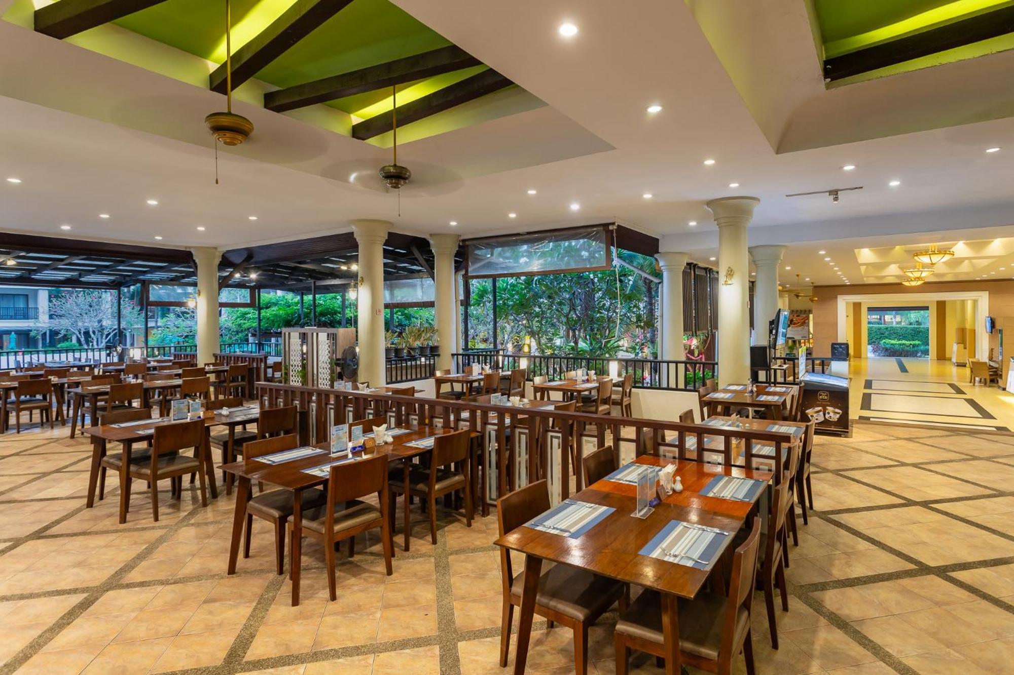 Deevana Patong Resort & Spa Esterno foto