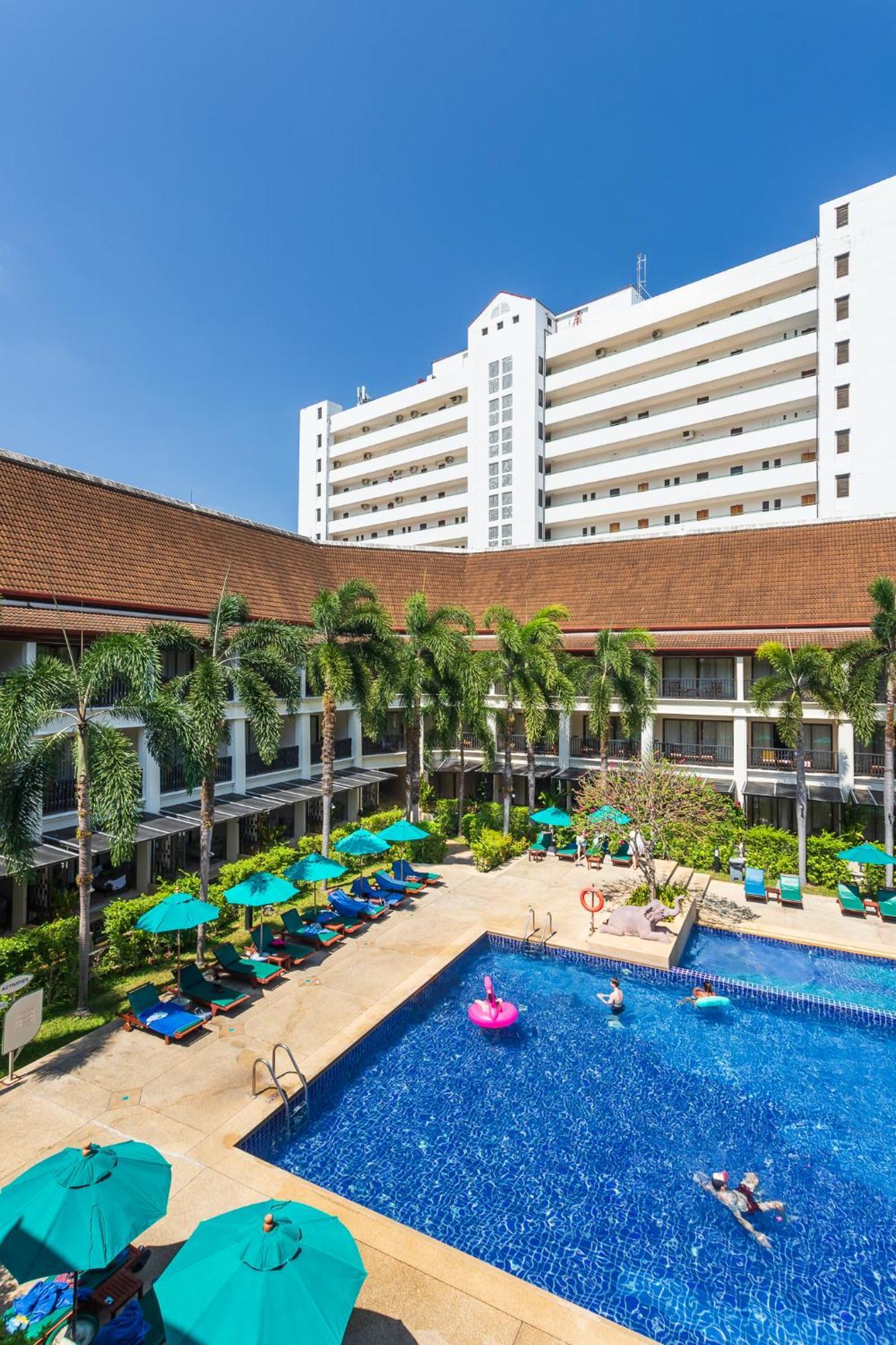 Deevana Patong Resort & Spa Esterno foto